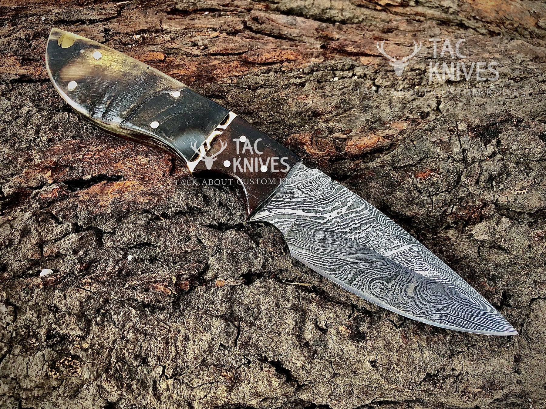 Skinner Knife With Ram Horn Handle & Horizontal Leather Sheath