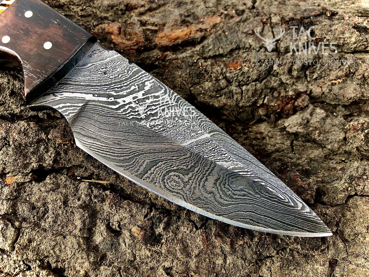 Skinner Knife With Ram Horn Handle & Horizontal Leather Sheath