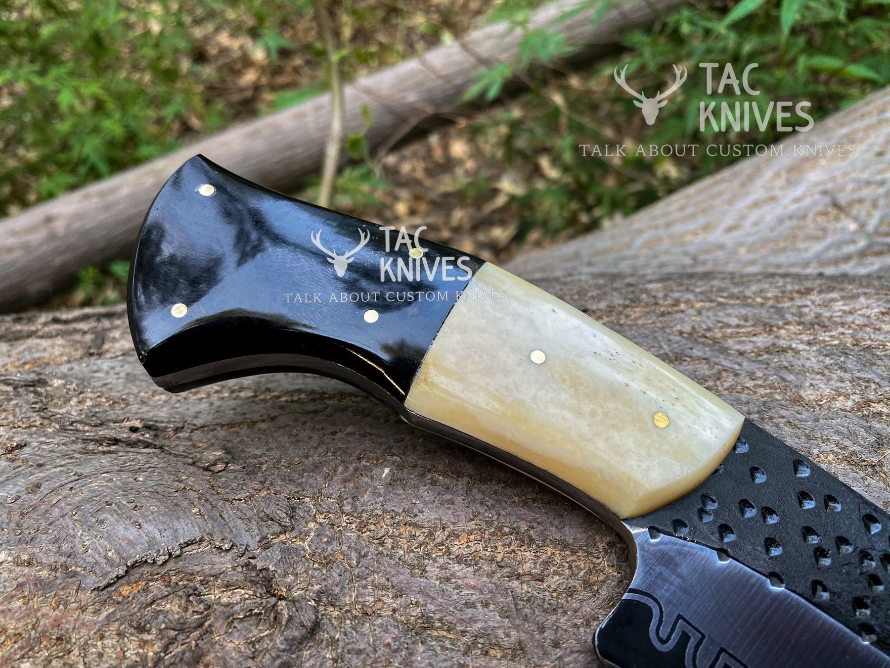 Heavy Duty Hunting Knife With Bone & Horn Handle and Leather Sheath