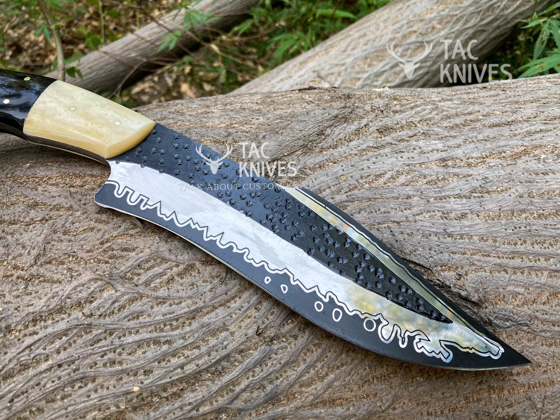 Heavy Duty Hunting Knife With Bone & Horn Handle and Leather Sheath