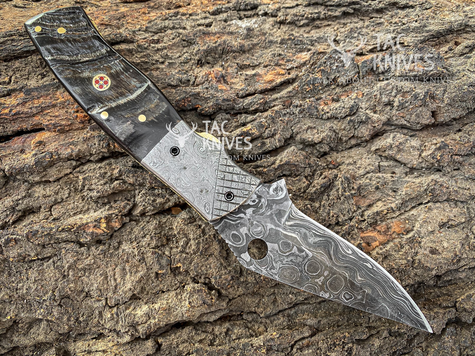 Damascus Pocket Knife With Ram Horn Handle & Leather Sheath