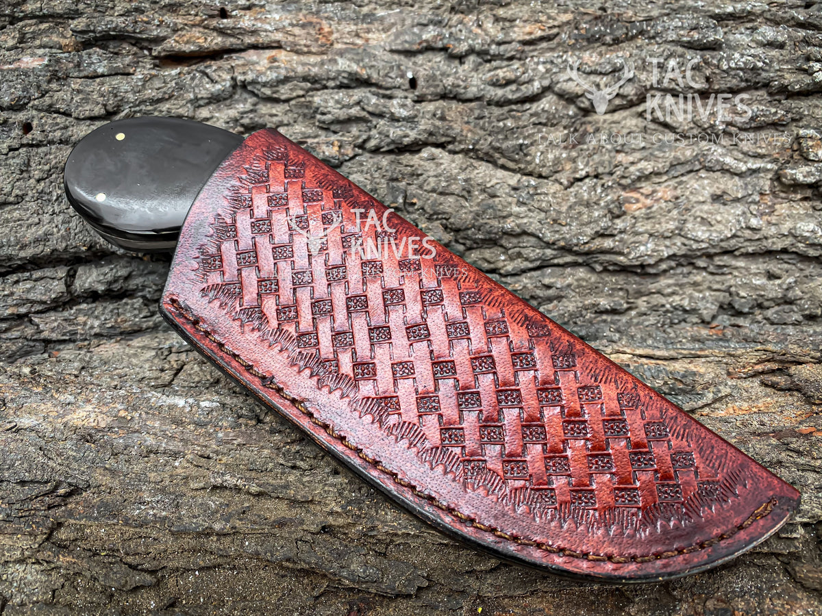 8'' Damascus steel gut hook hunting knife with leather sheath with buffalo horn