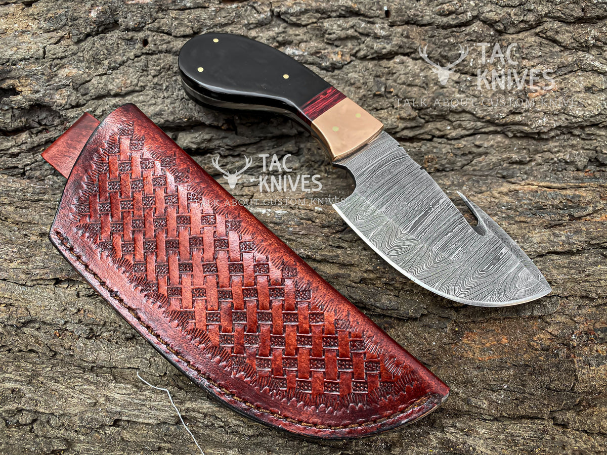 8'' Damascus steel gut hook hunting knife with leather sheath with buffalo horn