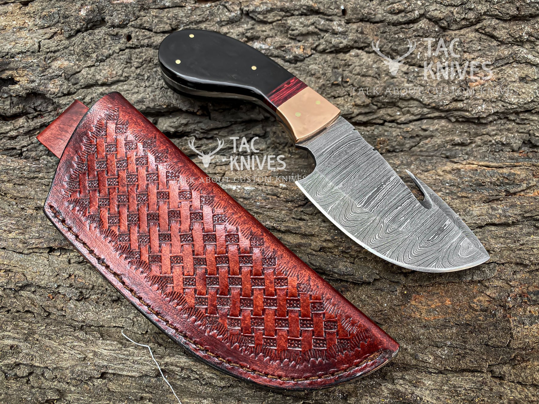 8'' Damascus steel gut hook hunting knife with leather sheath with buffalo horn