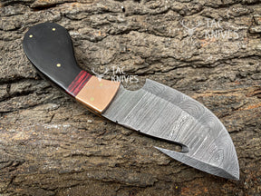 8'' Damascus steel gut hook hunting knife with leather sheath with buffalo horn